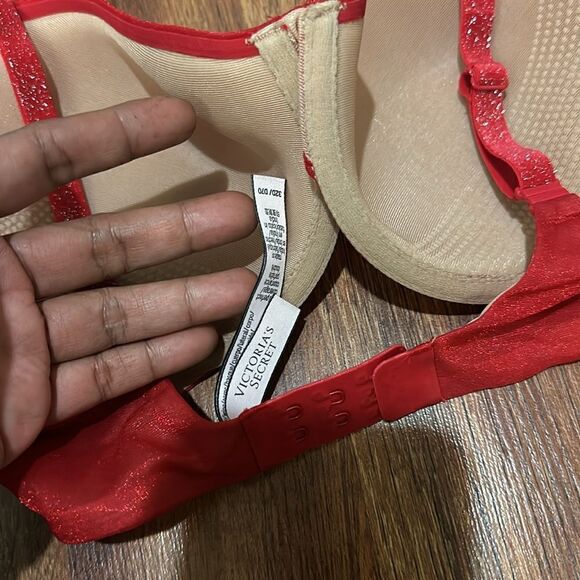 Victoria’s secret Bra size 32D - Picture 5 of 6